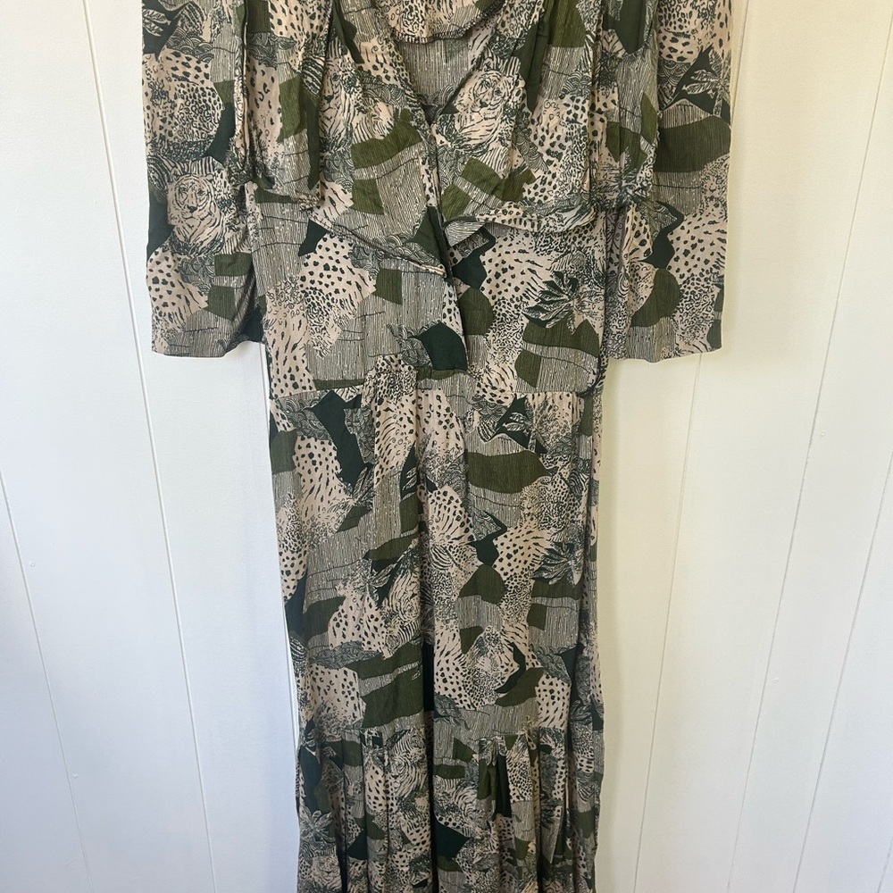 Oops California small Green and Beige Patterned Maxi Dress